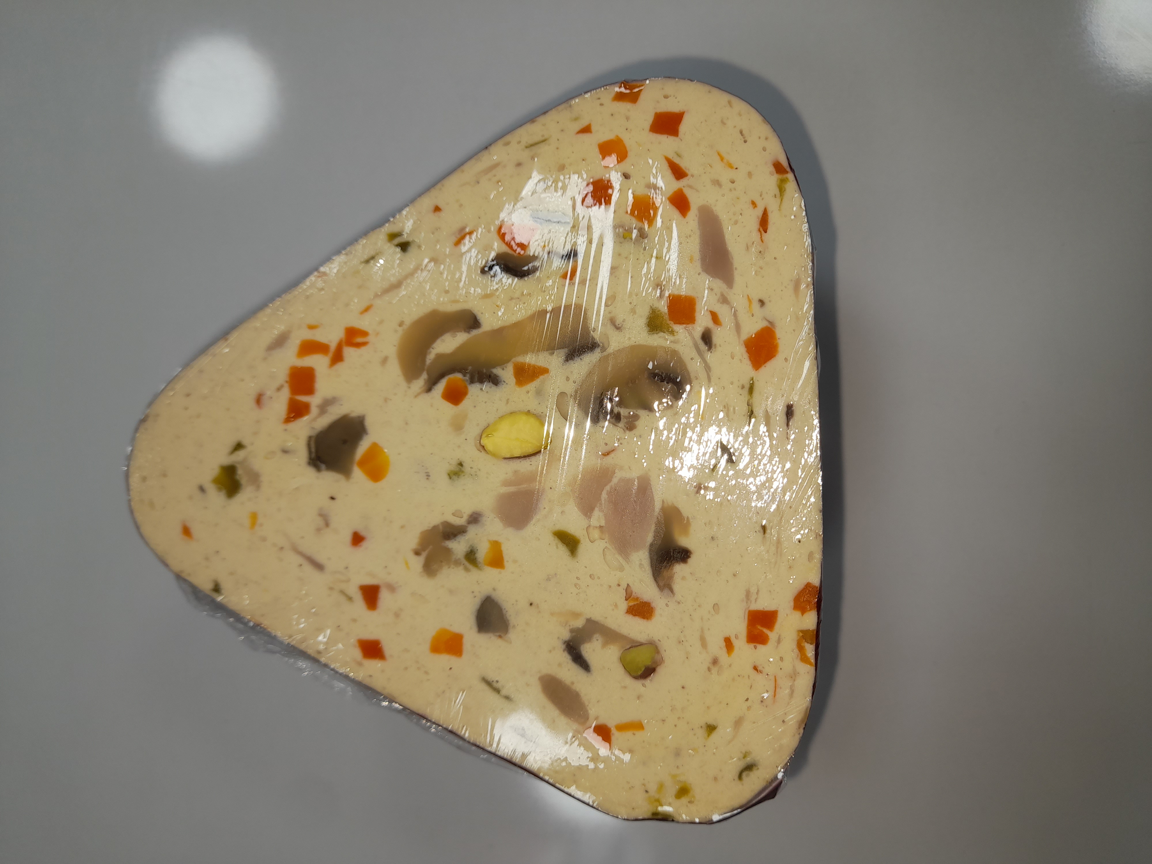 کالباس مرغ و قارچ آندره(100گرم) - تصویر محصول